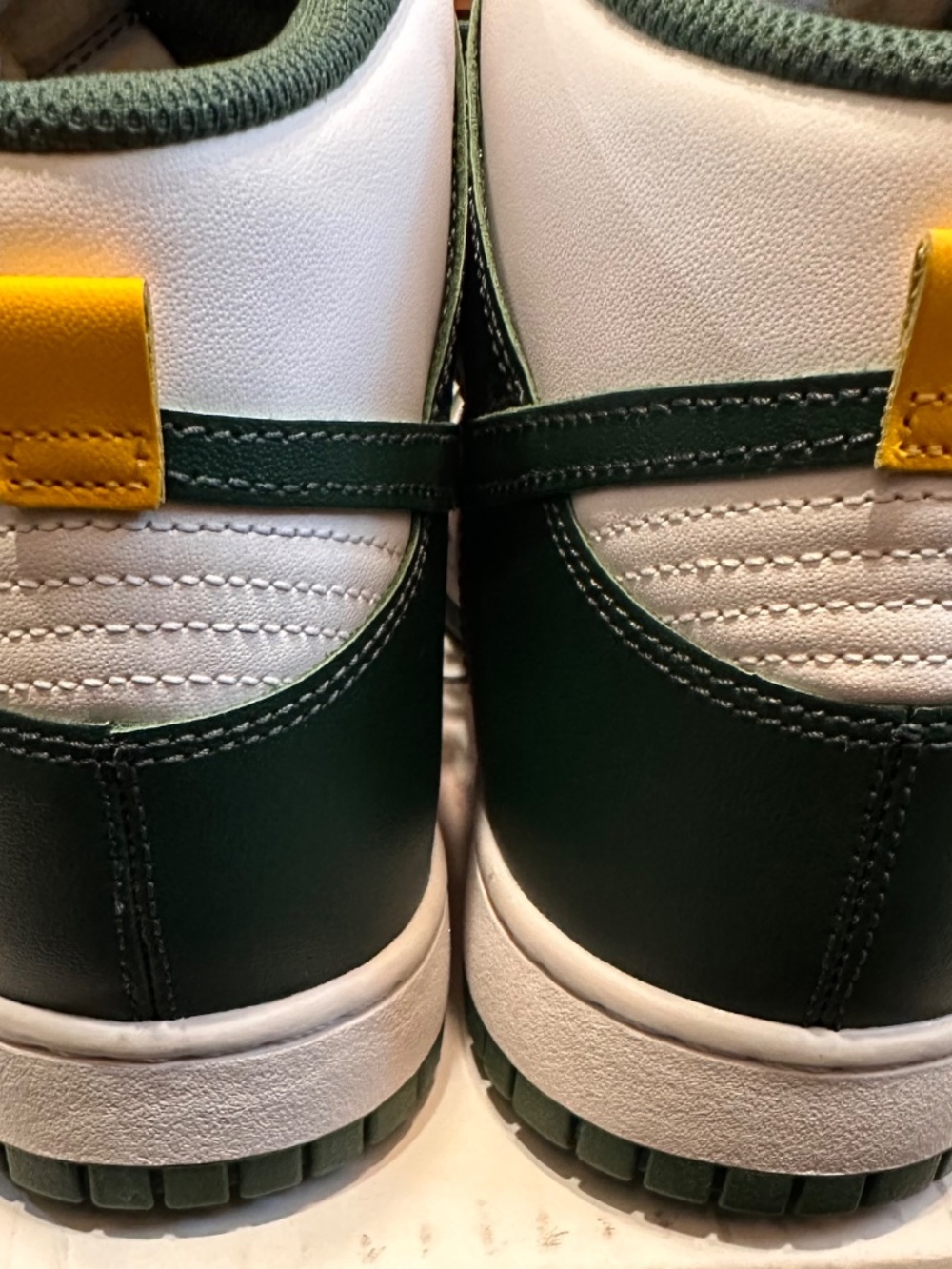 Nike Dunk High 'Australia', featuring Noble Green leather overlays and distincti - Picture 4 of 5